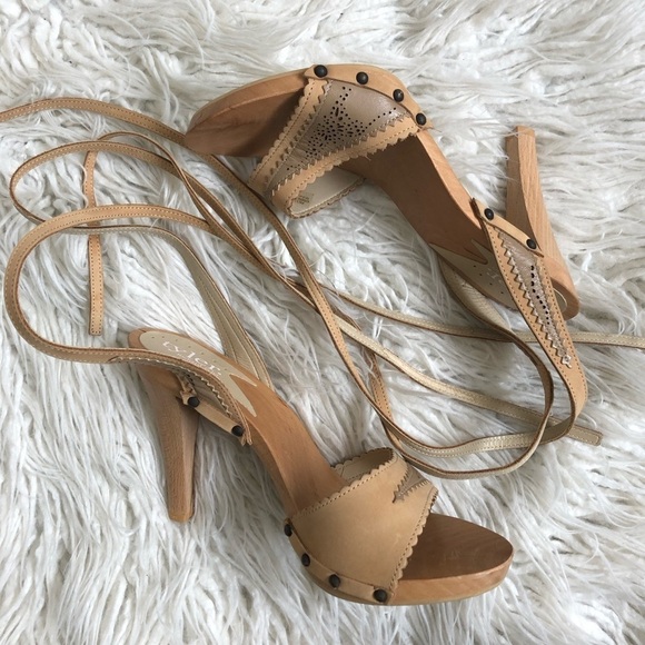 Richard Tyler Laser Cut Leather Ankle Wrap Heels